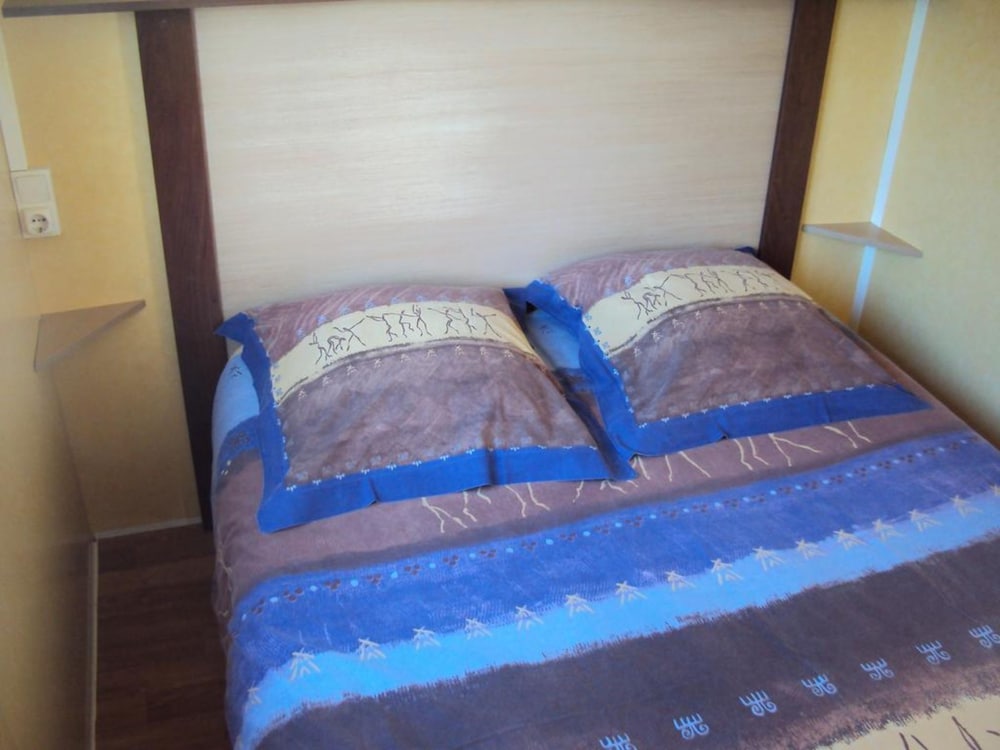 Mobile Home, 2 Bedrooms - Photo 15