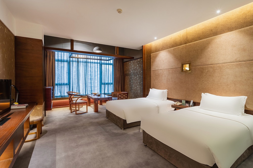 Superior Twin Room, City View