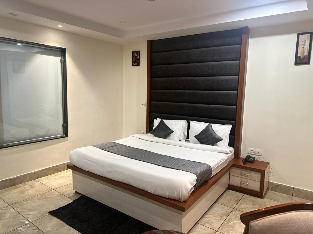 Deluxe Room - Photo 2