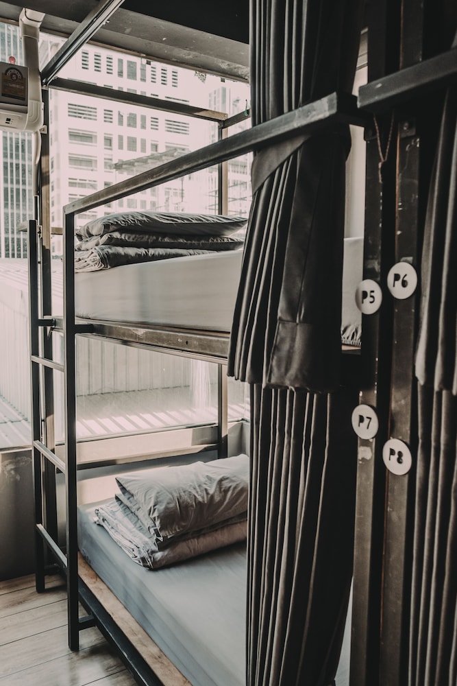 8 Bunk beds - 8 Beds Mixed Dormitory with Curtain, City View photo 1