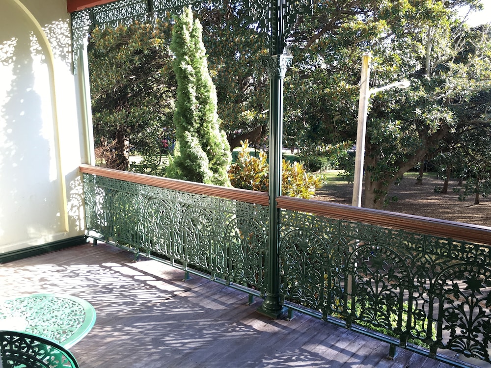 Suite, Balcony