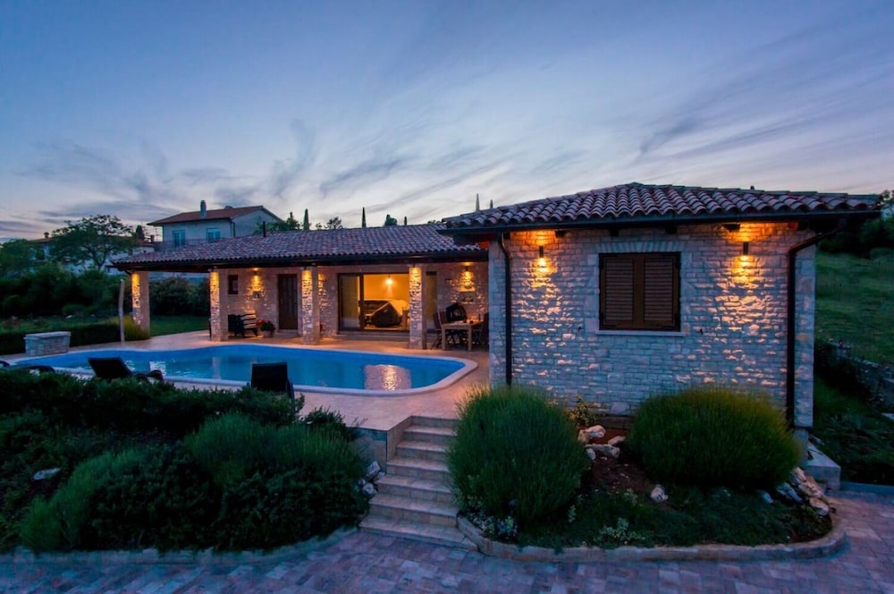Apartment (Villa Lorena - Private Pool - H(8)) photo 2