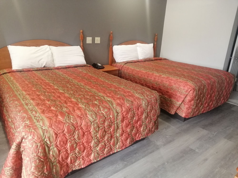 Standard Room, 2 Queen Beds, Non Smoking
