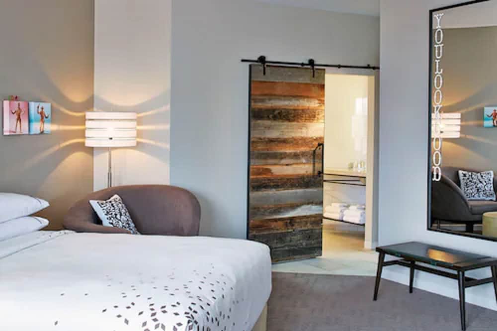 Club Room, 2 Queen Beds - Photo 2