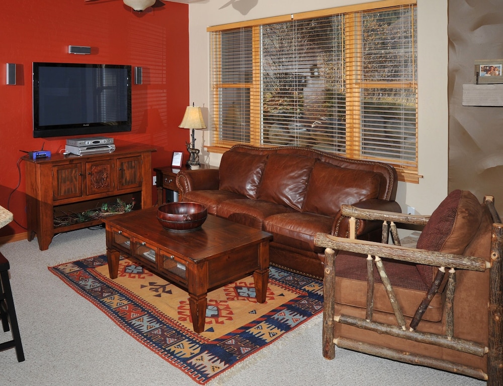 Condo, 3 Bedrooms