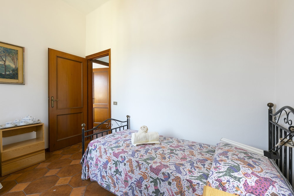 Family House, Multiple Bedrooms (Charming La Gelosia Few Min From Lake)
