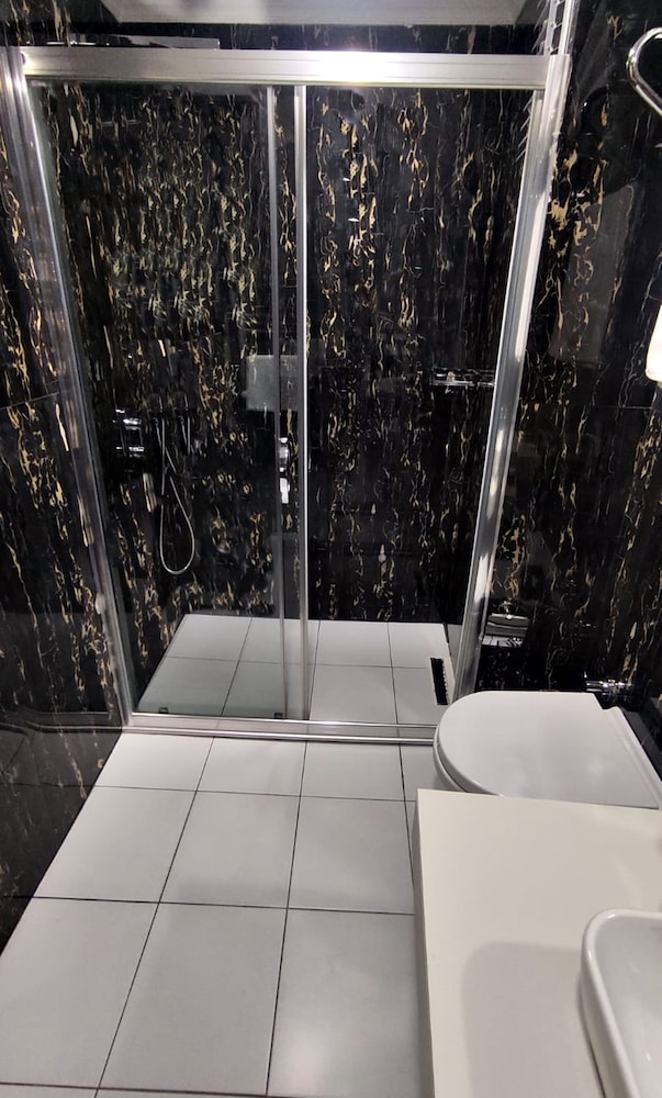 Standard Triple Room, Ground Floor photo 3