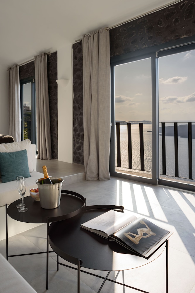 Executive Suite - Photo 6