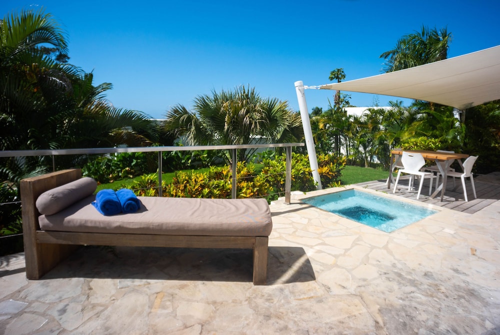 Economy Villa, 1 Bedroom, Hot Tub, Partial Sea View photo 2