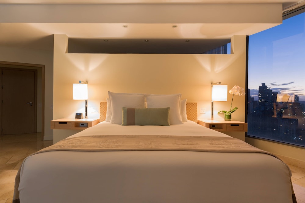 Deluxe Room, 2 Double Beds, Partial Ocean View - Photo 3