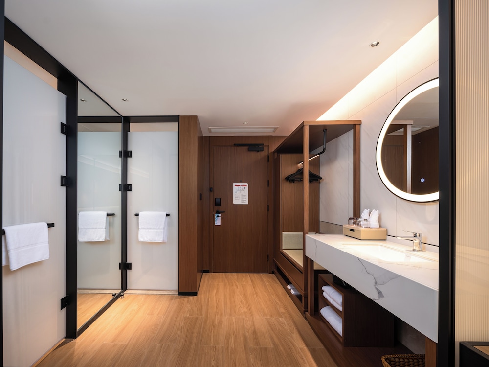Superior Room, 1 King Bed