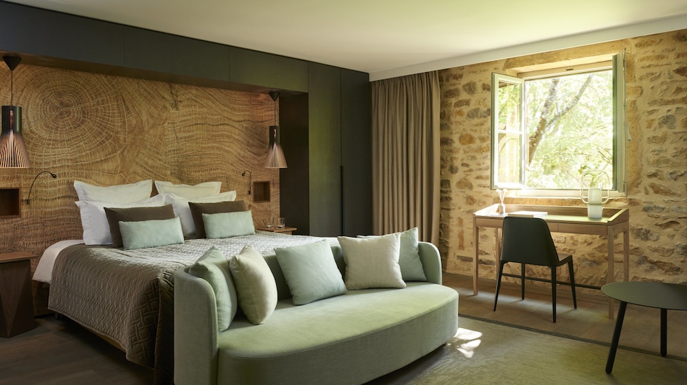 Chai Suite, 1 Queen Bed or 2 Single Beds (on request) photo 1