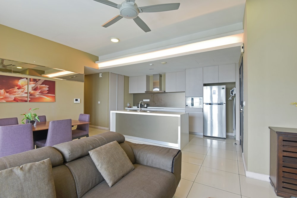 Three Bedroom Suite thumbnail 5