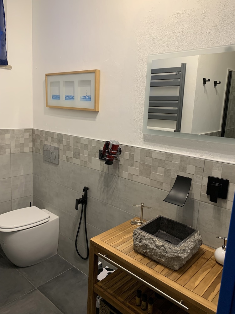 Deluxe Double Or Twin Room, 2 Twin Beds, Garden View, Ground Floor photo 2