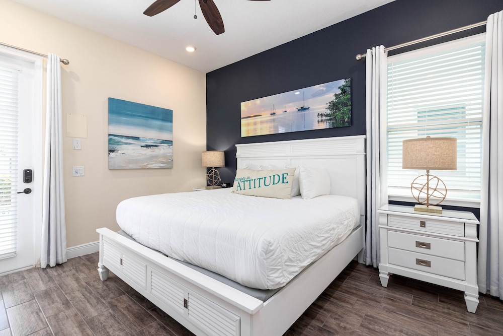 House, Multiple Beds, Pool View (Superior Chalet)