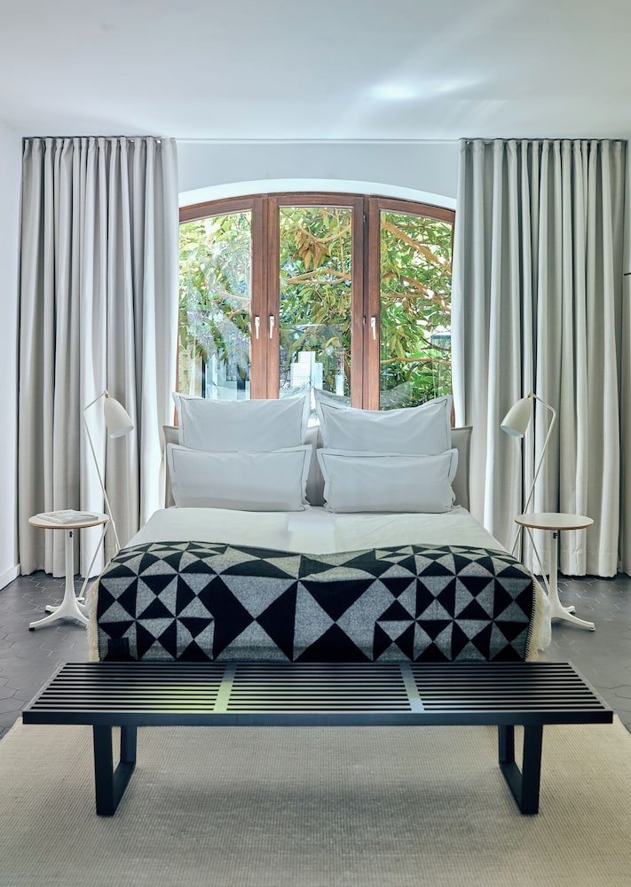 Duplex, Garden View