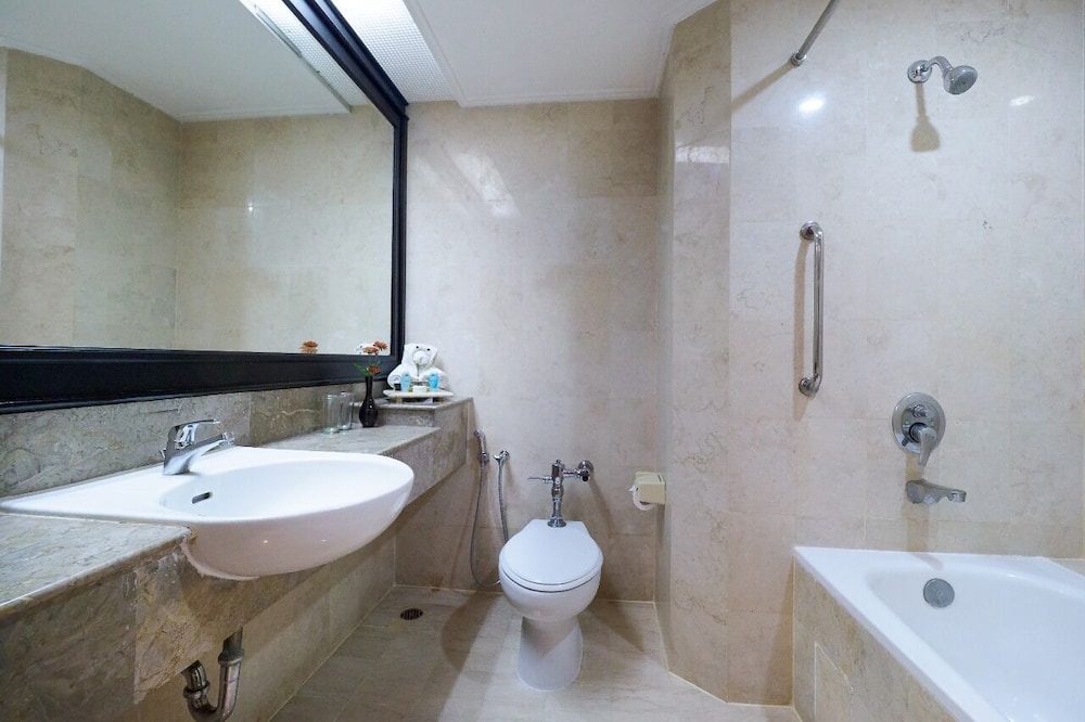 DELUXE KING ROOM - Photo 3
