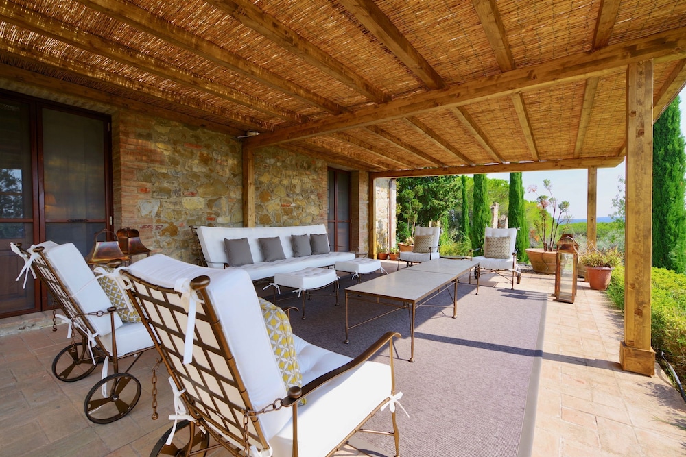 Villa photo 3