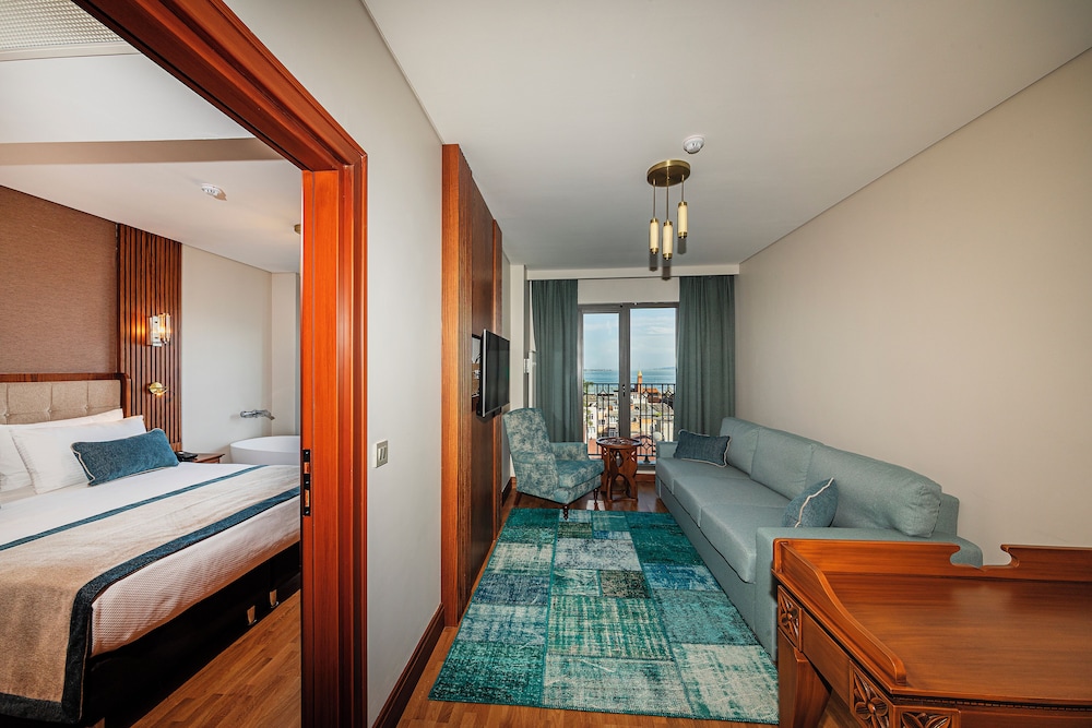 Deluxe Suite, Sea View photo 1
