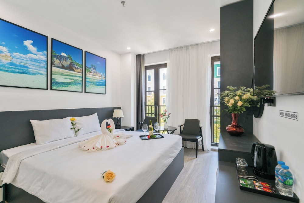 Deluxe Double Room, City View