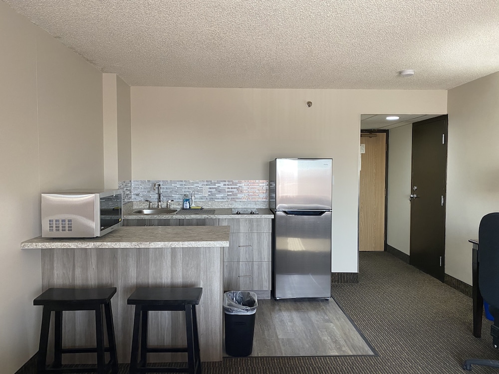 Deluxe Kitchenette, 1 King Bedroom - Photo 9