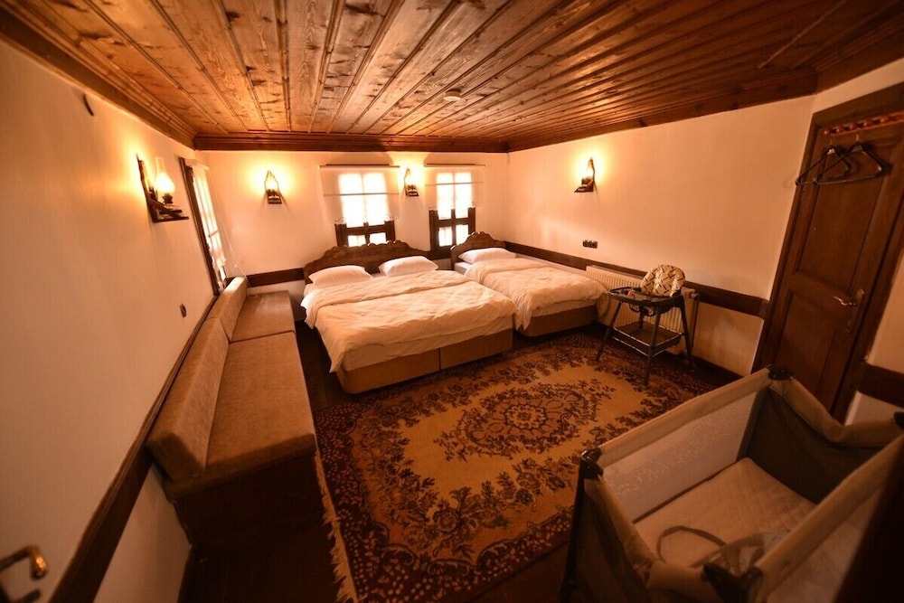 Ottoman Family Room photo 1