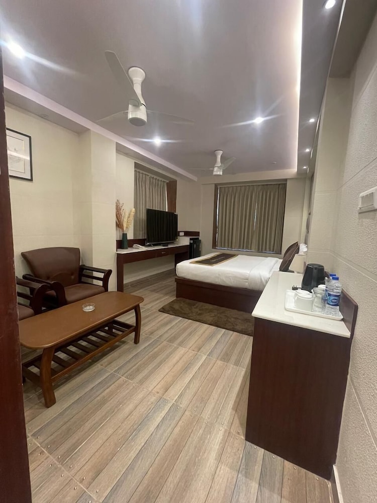 Deluxe Room, City View photo 3