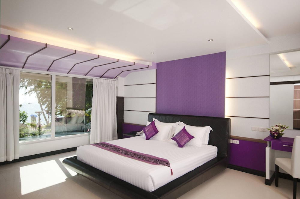 Executive Suite, 2 Bedrooms, Jetted Tub (The L) - Photo 4