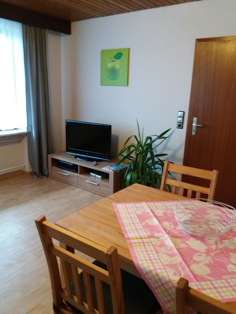 House (Betty) photo 3