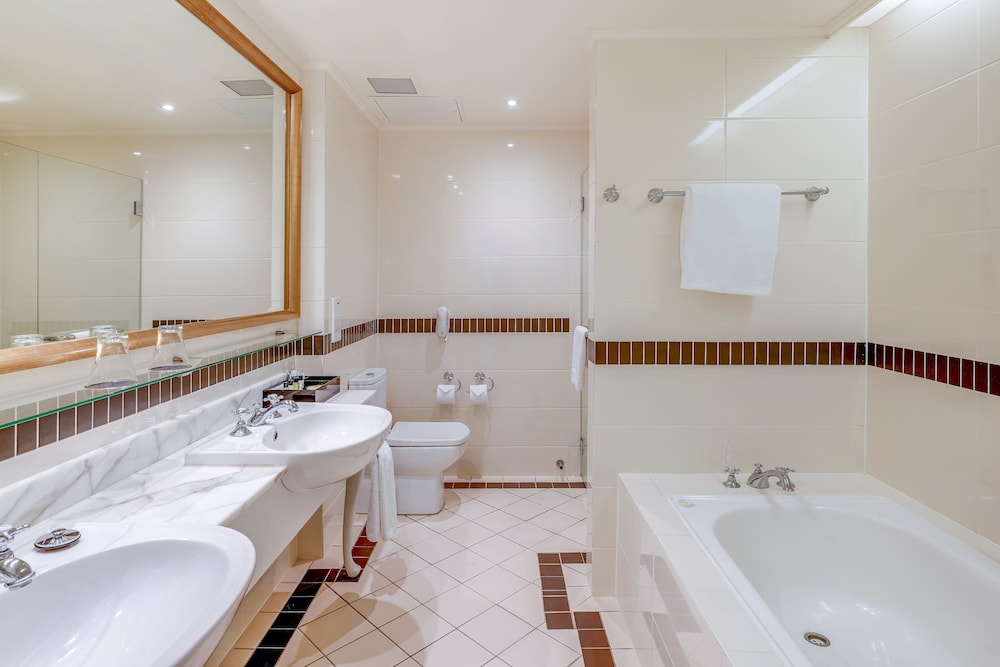 Club Suite, 1 King Bed with Sofa bed, Club Lounge Access (Queenslander) - Photo 7