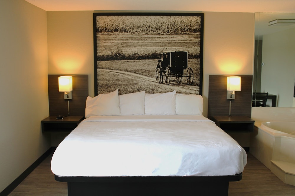 Suite, 1 King Bed (Single Whirlpool) - Photo 9