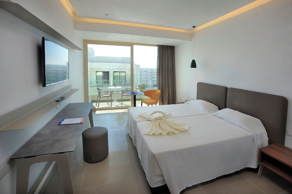 Luxury Inland View Room photo 1