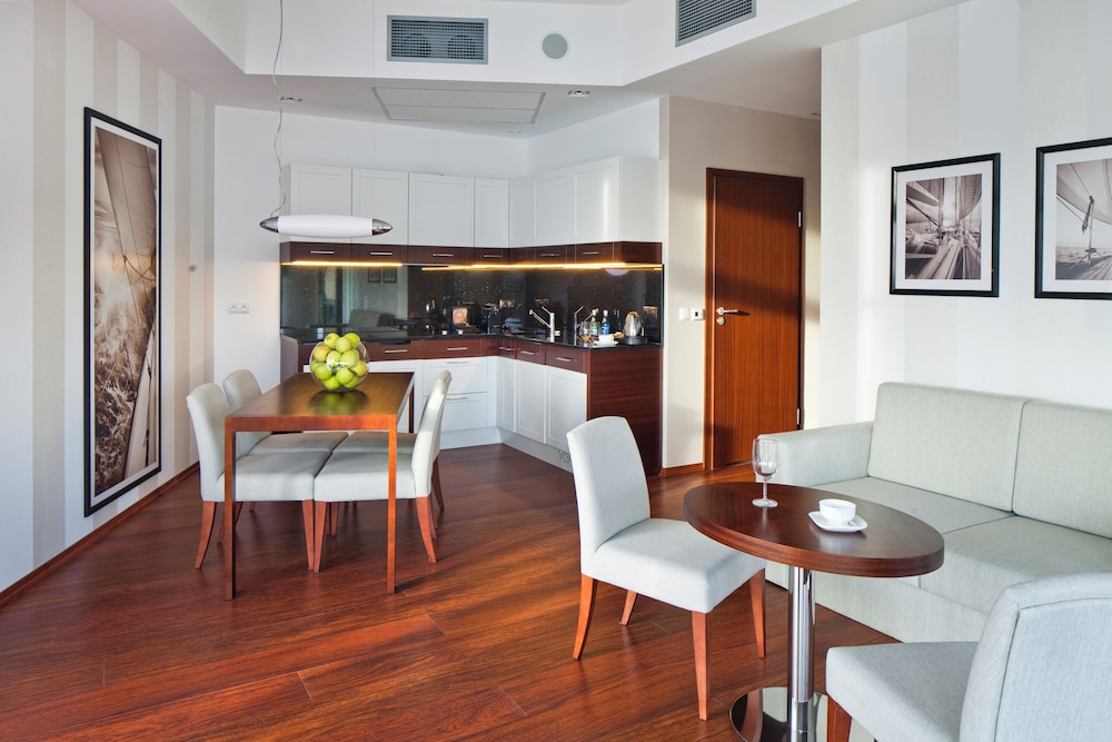 Executive Suite, Balcony, Lake View photo 1