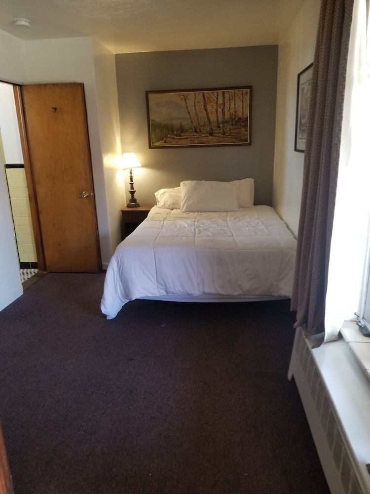 Basic Single Room photo 1