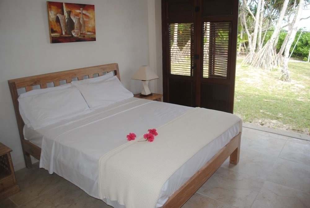 Villa Champagne with Cabanas photo 1
