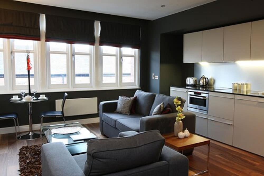 Luxury Apartment photo 3