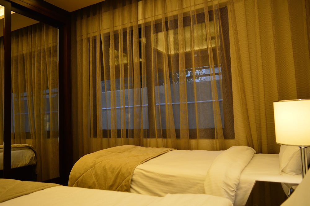 Quadruple Twin Bed Room Suite