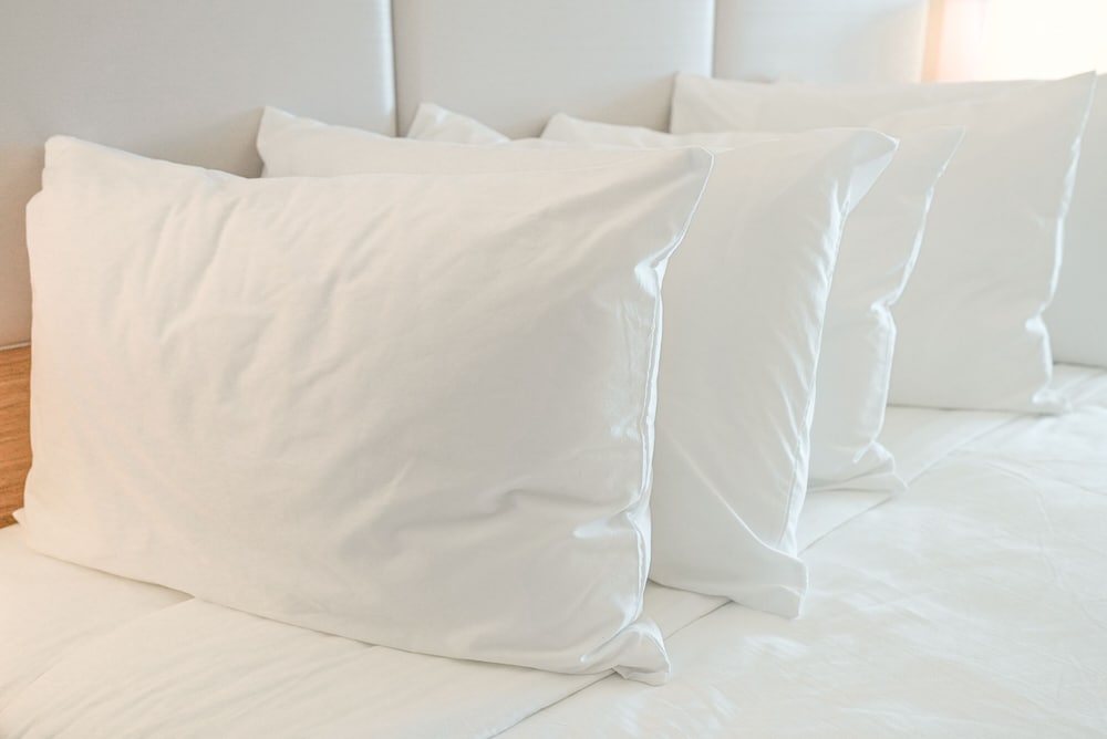 King Bed Guestroom in Inland Building photo 1