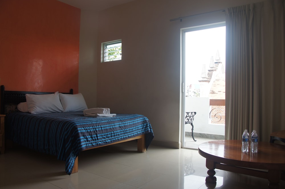 Family Economy Room with Fan photo 3