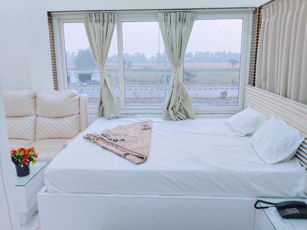Premium Double Room, Balcony, Valley View photo 2