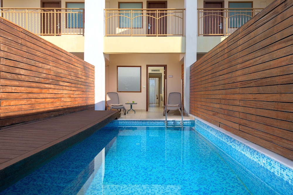 Suite, Private Pool, Garden View