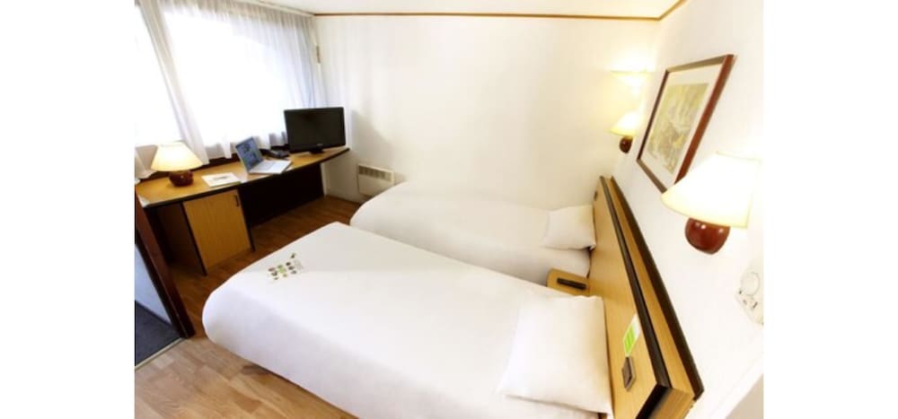 Standard Room, 2 Twin Beds - Photo 3