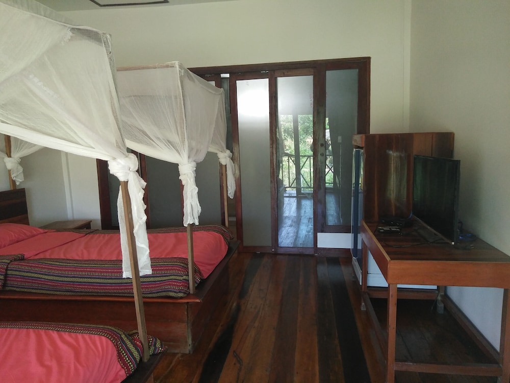 Superior Air Conditioned Room photo 3