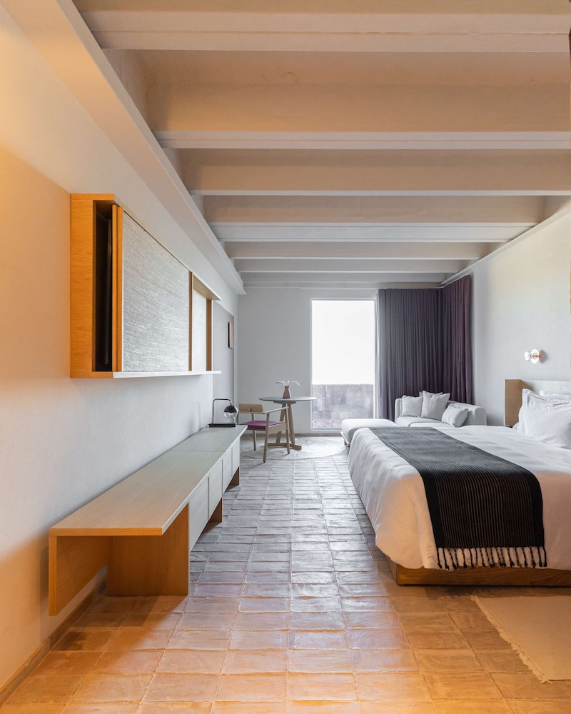 Room, 1 King Bed, City View - Photo 4