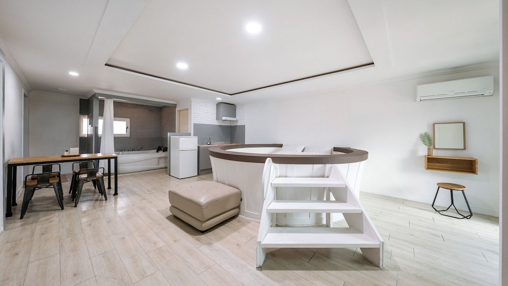 Basic Room, 1 Bedroom (B, Room 104 (Spa/Private BBQ))