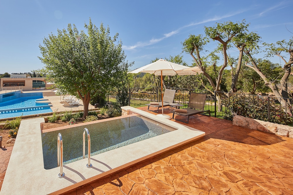 Gran Suite con Acceso Directo a la Piscina