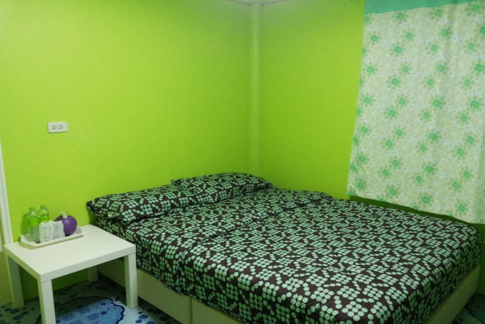 Standard Room with Shared Bathroom