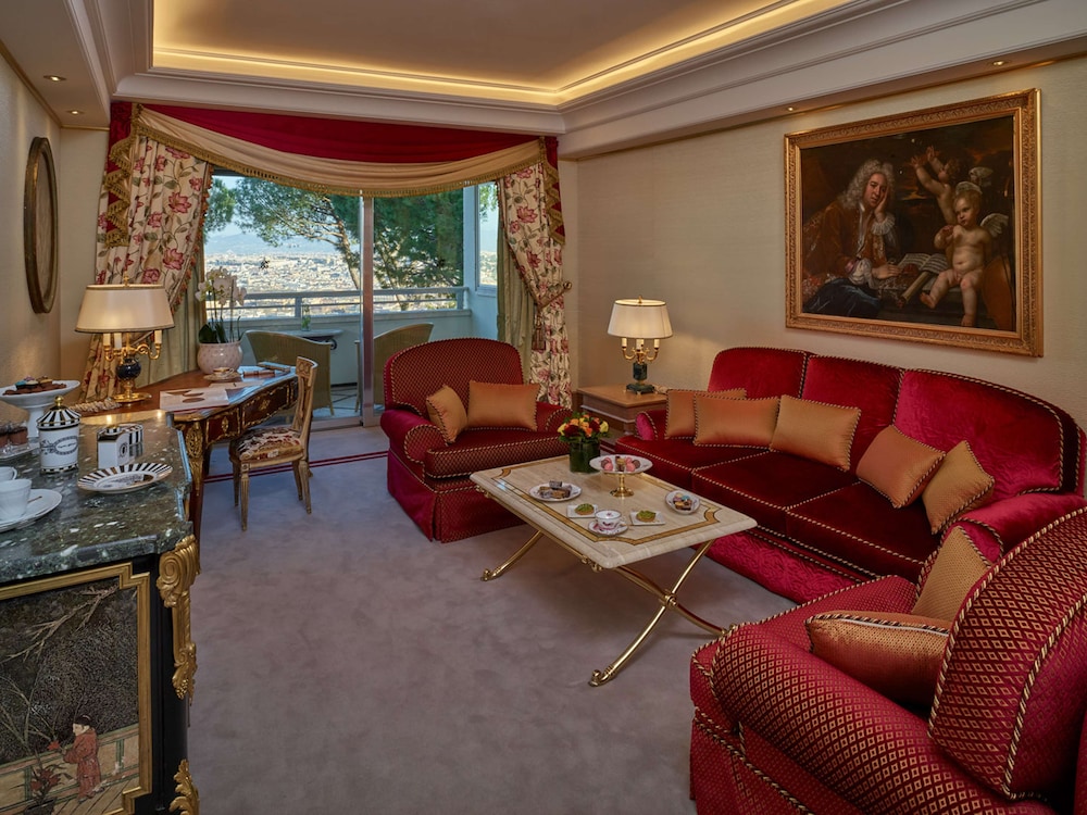 Premium Suite, 1 King Bed, Business Lounge Access (Rome View) thumbnail 6