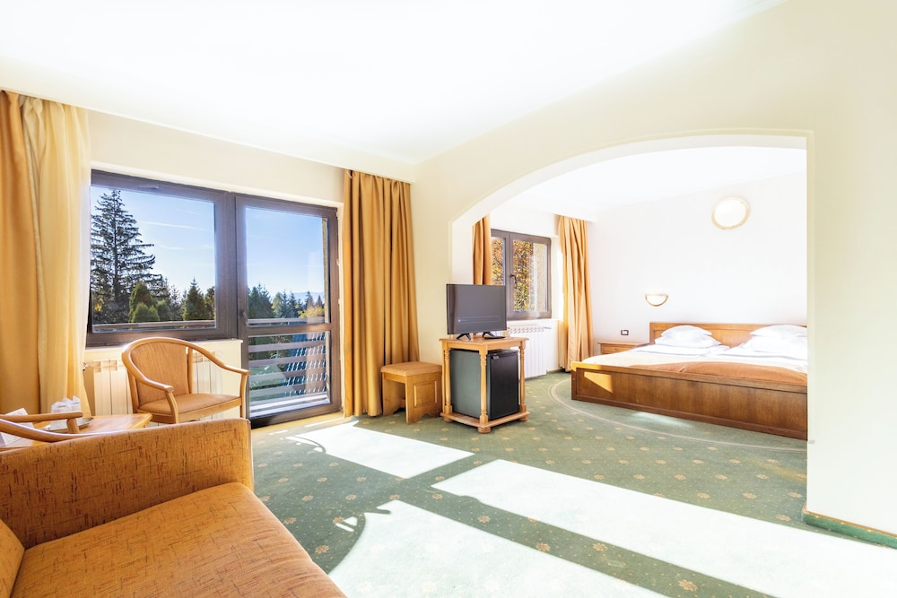Family Double Room, Balcony, Mountain View