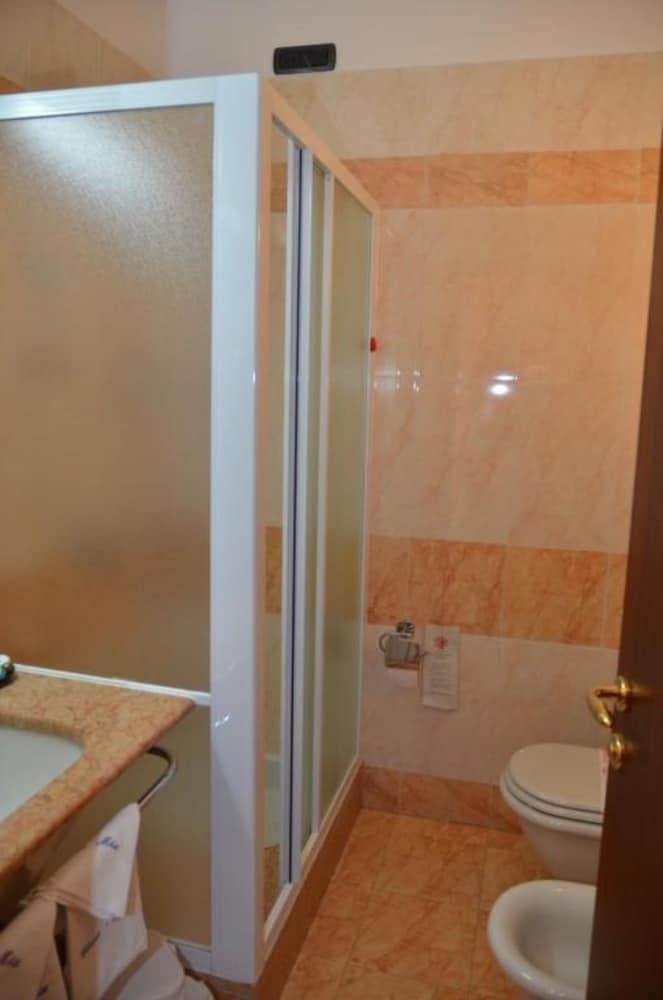 Superior Triple Room, Balcony - Photo 3
